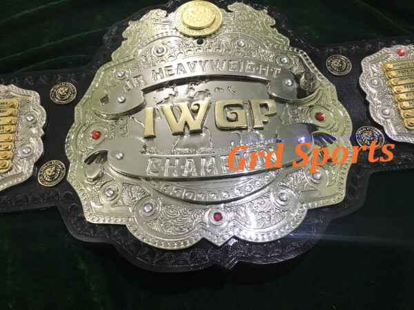 IWGP WORLD HEAVYWEIGHT CHAMPION ZINC BELT